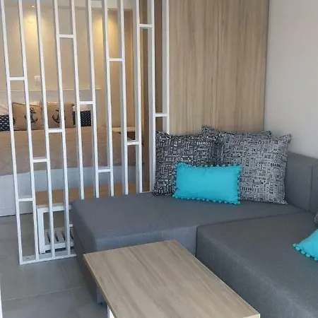 Happy Anchor アパート *